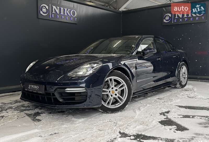 Фастбэк Porsche Panamera 2017 в Киеве фото Фастбэк Porsche Panamera 2017 в Киеве