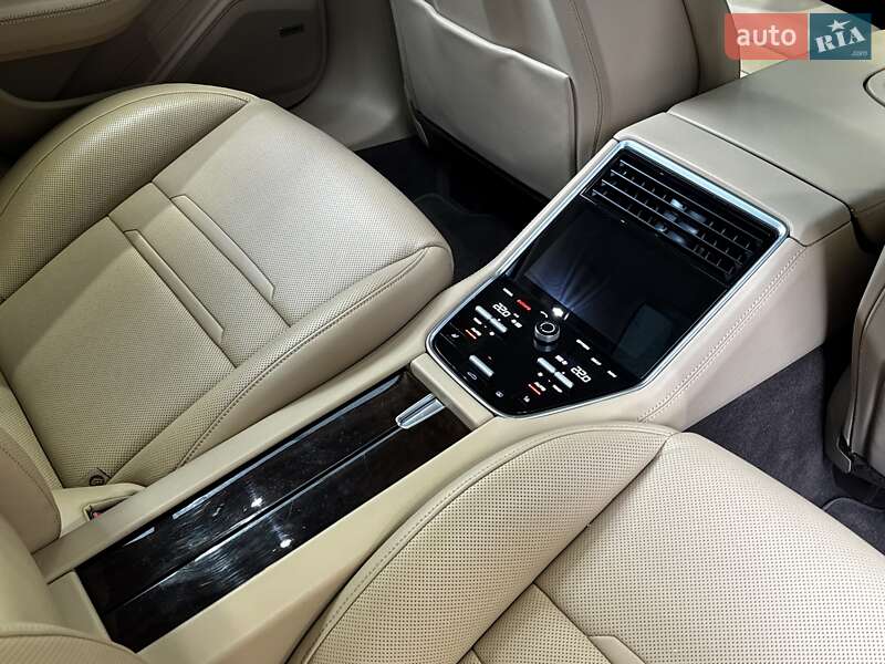 Фастбэк Porsche Panamera 2017 в Киеве фото 36 Фастбэк Porsche Panamera 2017 в Киеве