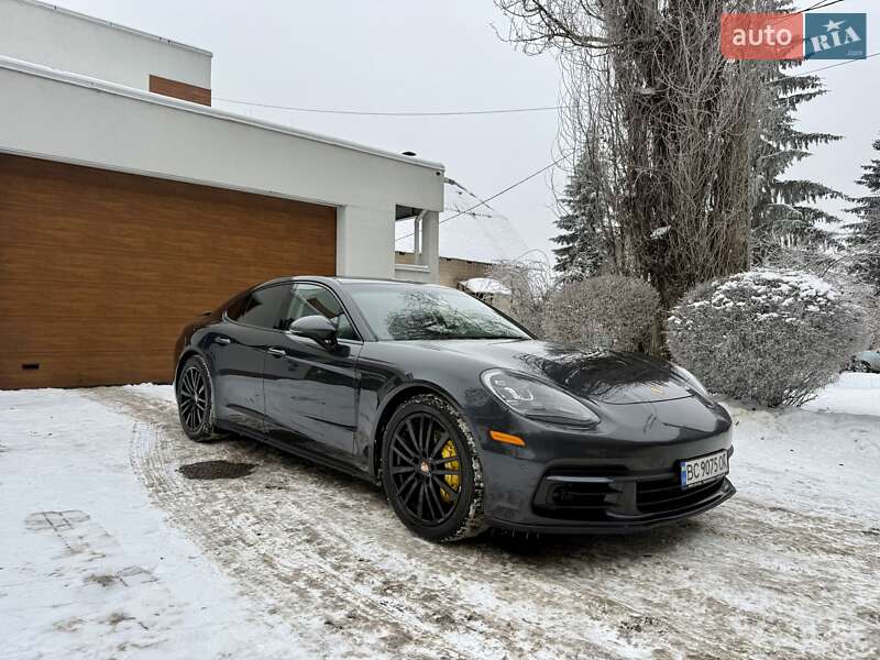 Фастбэк Porsche Panamera 2017 в Киеве фото 16 Фастбэк Porsche Panamera 2017 в Киеве
