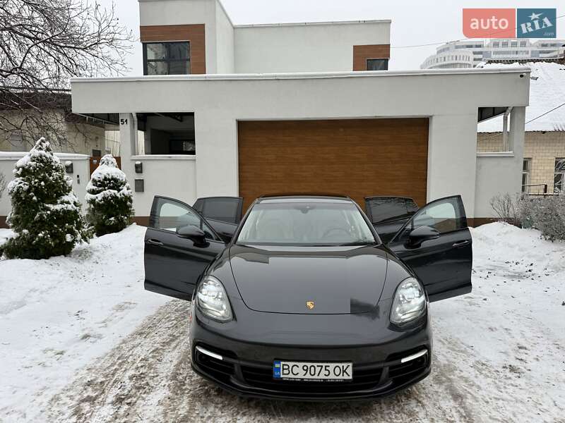 Фастбэк Porsche Panamera 2017 в Киеве фото 31 Фастбэк Porsche Panamera 2017 в Киеве