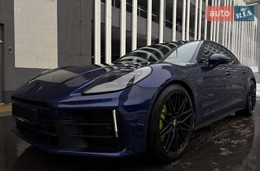 Фастбэк Porsche Panamera 2024 в Киеве
