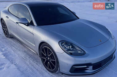 Фастбэк Porsche Panamera 2019 в Киеве