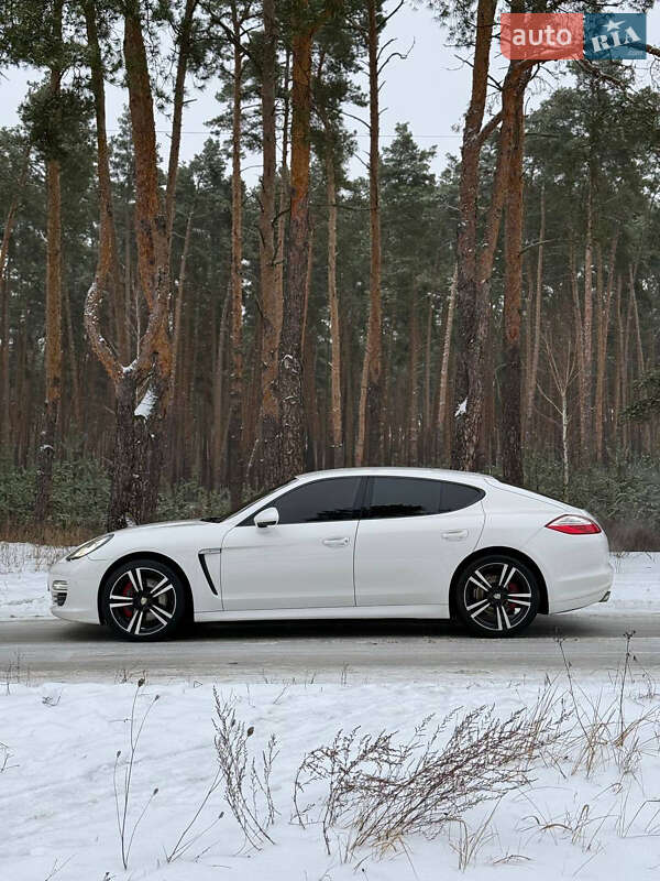 Фастбэк Porsche Panamera 2010 в Киеве