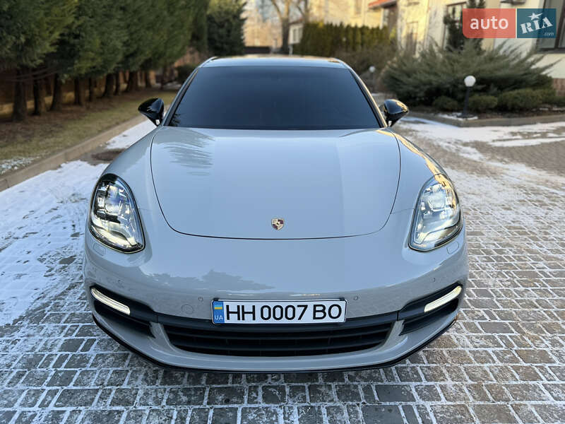 Фастбэк Porsche Panamera 2017 в Одессе