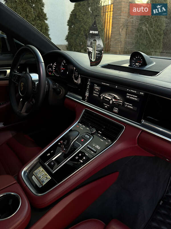Фастбэк Porsche Panamera 2017 в Одессе