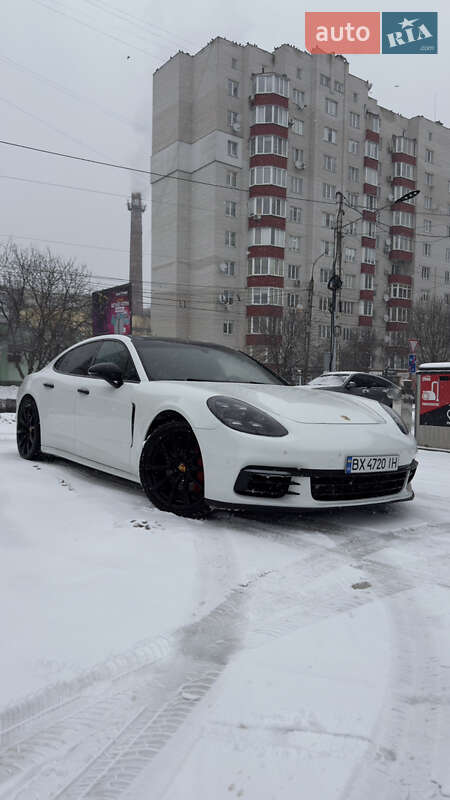 Фастбэк Porsche Panamera 2019 в Хмельницком