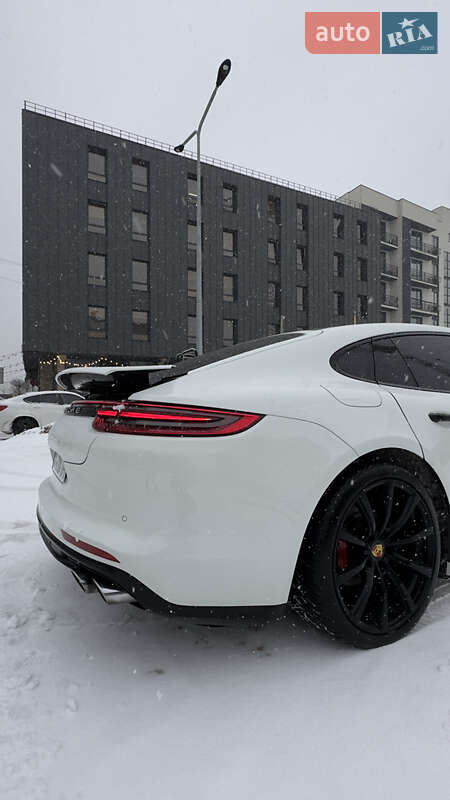 Фастбэк Porsche Panamera 2019 в Хмельницком