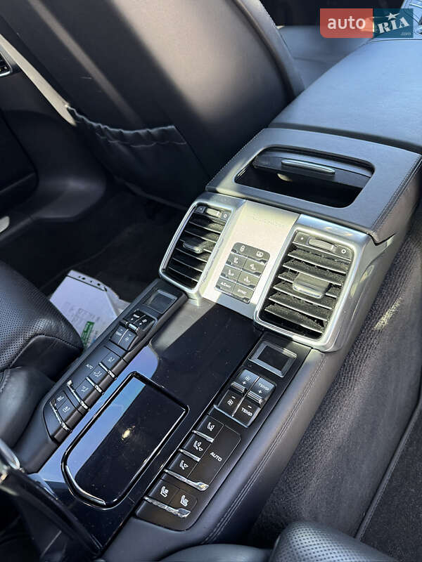 Фастбэк Porsche Panamera 2013 в Киеве