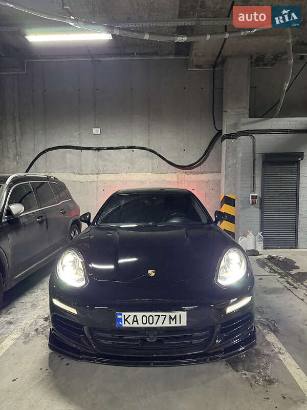 Фастбэк Porsche Panamera 2013 в Киеве