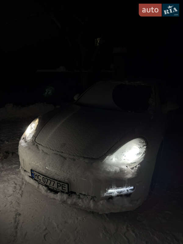 Фастбэк Porsche Panamera 2012 в Львове