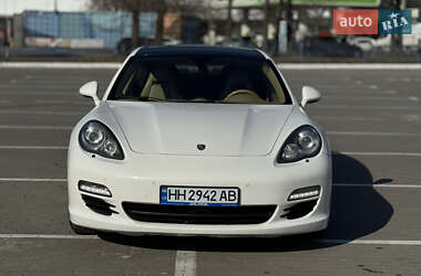 Фастбек Porsche Panamera 2012 в Одесі