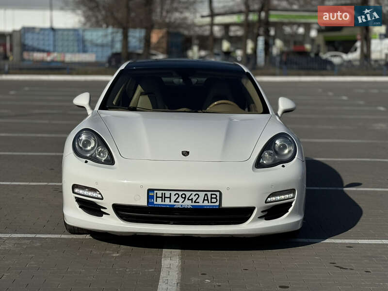 Porsche Panamera 2012