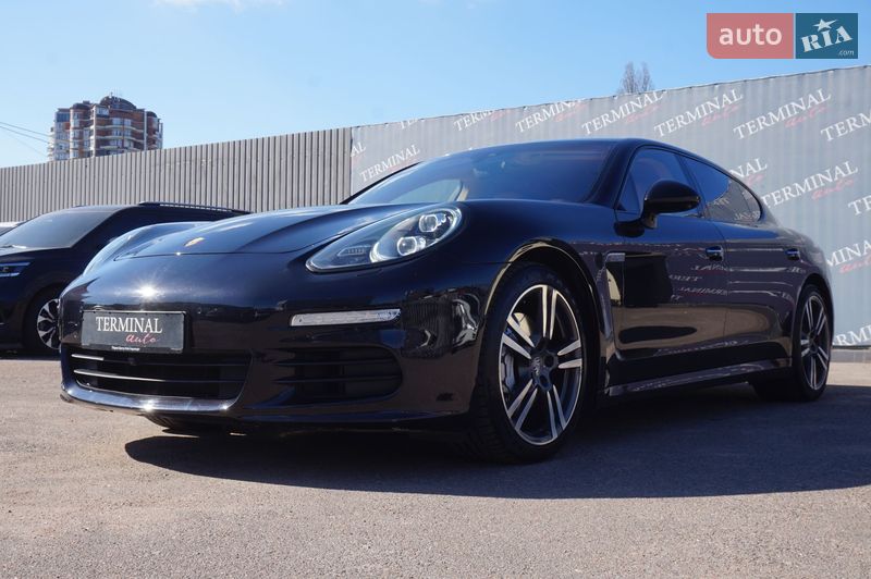 Фастбэк Porsche Panamera 2013 в Одессе