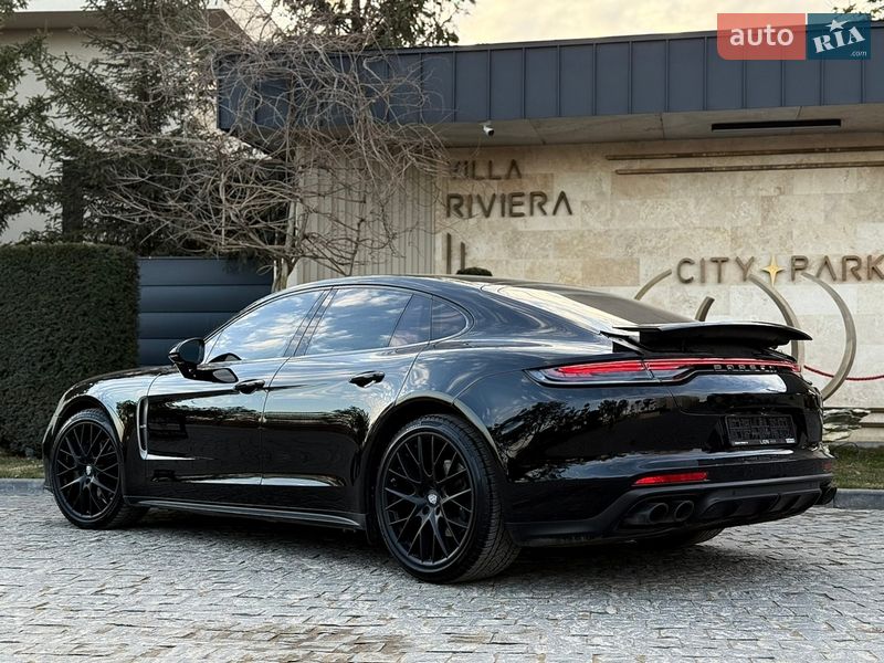 Фастбэк Porsche Panamera 2022 в Львове