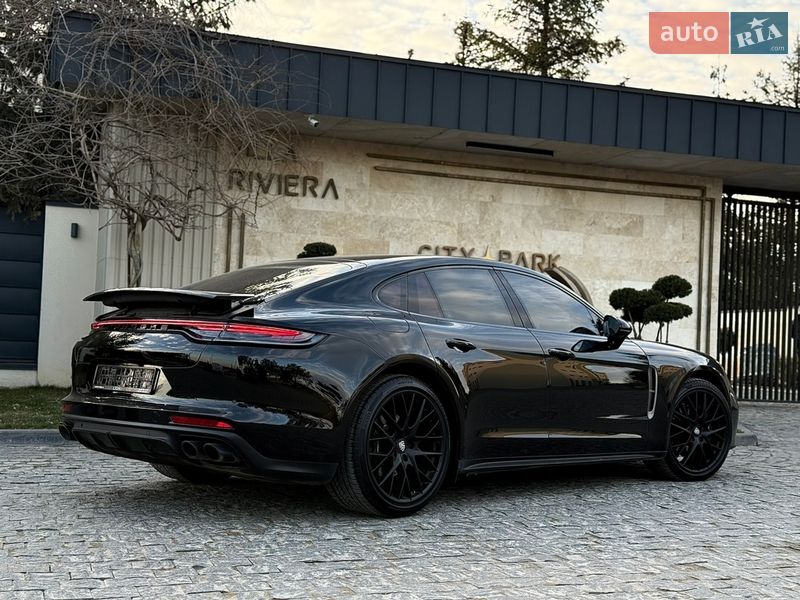 Фастбэк Porsche Panamera 2022 в Львове