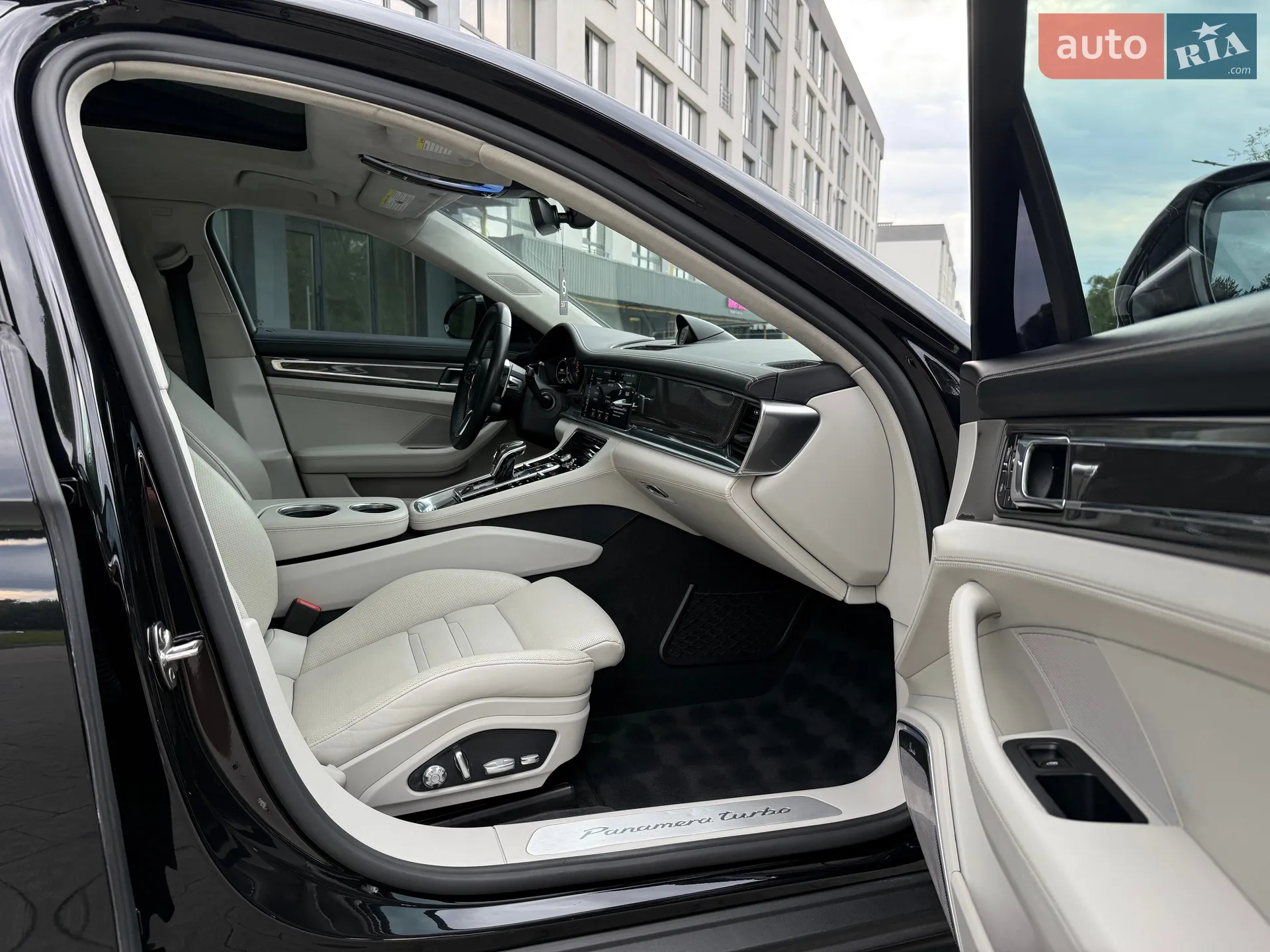 2017 Porsche Panamera - мініатюра 22