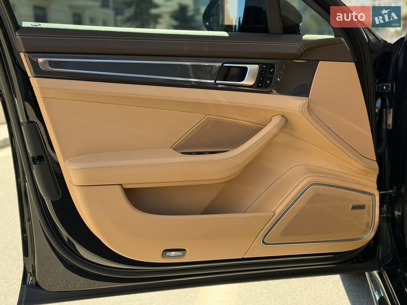 Фастбэк Porsche Panamera 2017 в Киеве