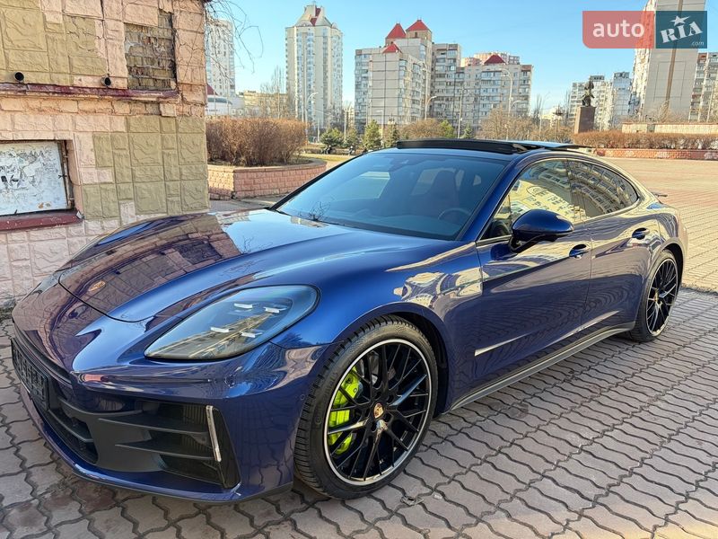 Фастбэк Porsche Panamera 2024 в Киеве
