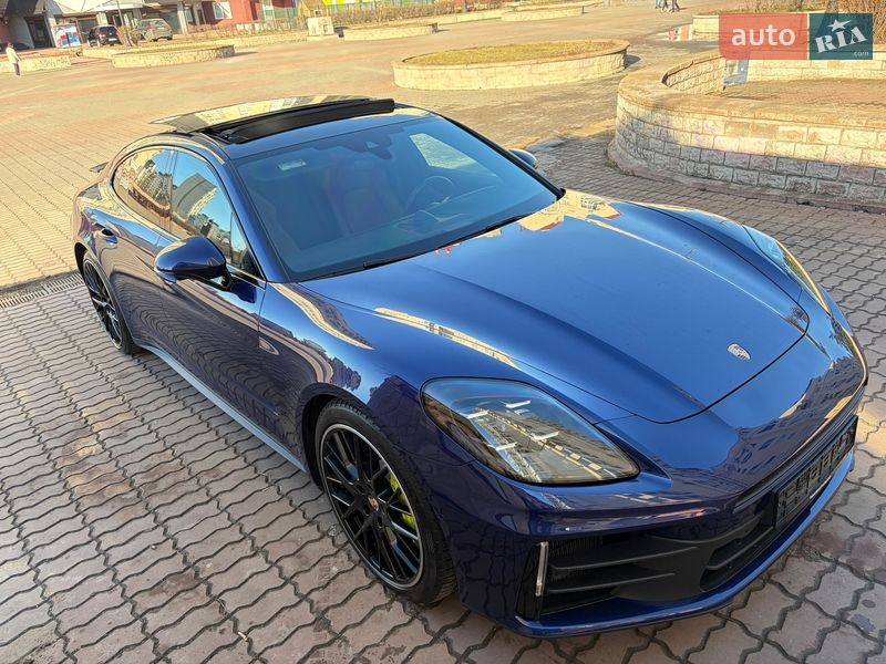 Фастбэк Porsche Panamera 2024 в Киеве