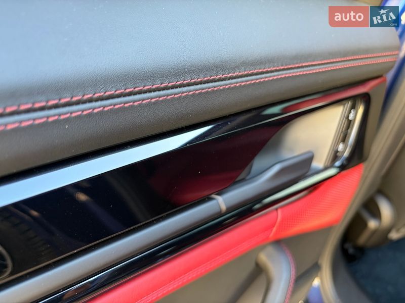 Фастбэк Porsche Panamera 2024 в Киеве