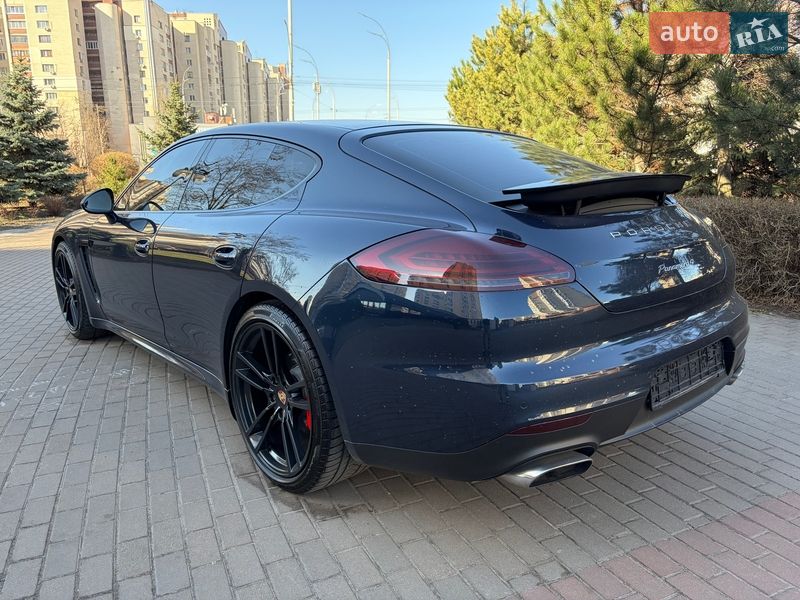 Фастбэк Porsche Panamera 2013 в Киеве