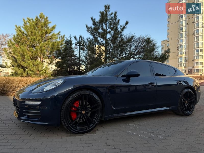 Фастбэк Porsche Panamera 2013 в Киеве