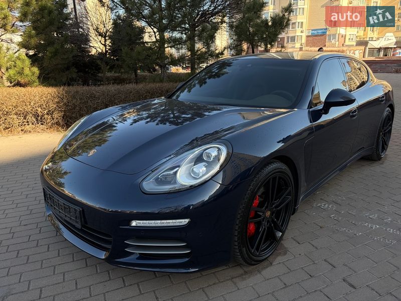 Фастбэк Porsche Panamera 2013 в Киеве