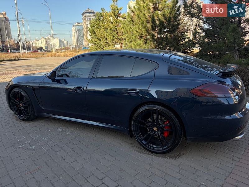 Фастбэк Porsche Panamera 2013 в Киеве