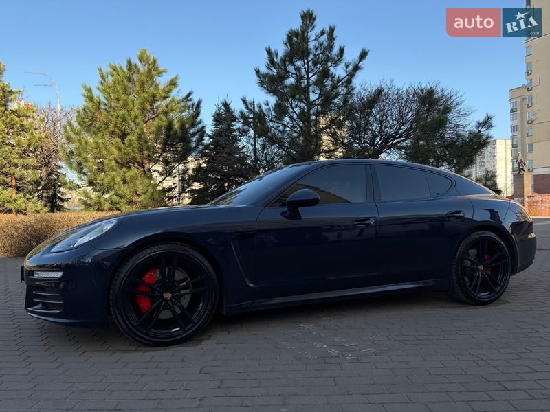 Фастбэк Porsche Panamera 2013 в Киеве