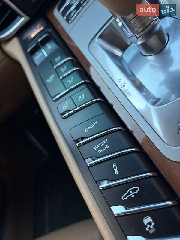 Фастбэк Porsche Panamera 2013 в Киеве