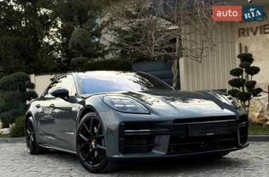 Фастбек Porsche Panamera 2024 в Львові