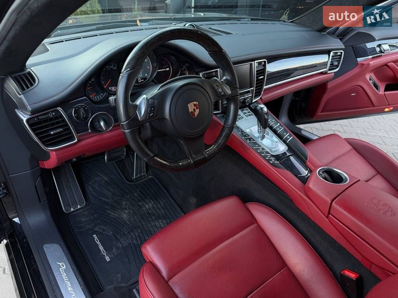 Фастбек Porsche Panamera 2013 в Києві