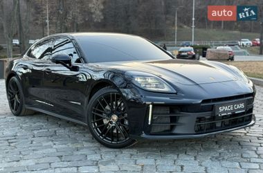 Фастбэк Porsche Panamera 2023 в Киеве
