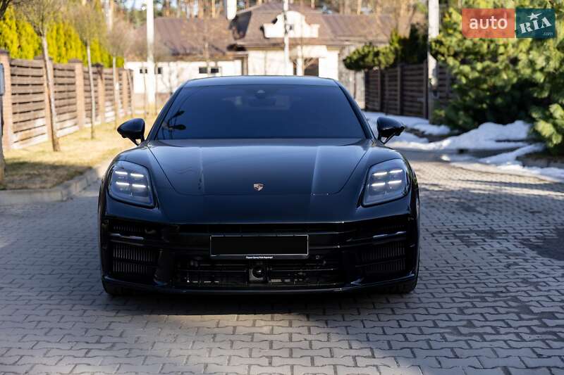 Фастбэк Porsche Panamera 2025 в Киеве