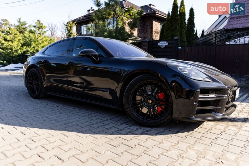 Фастбэк Porsche Panamera 2025 в Киеве