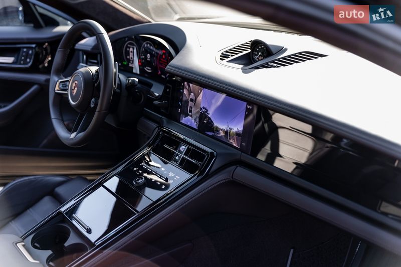 Фастбэк Porsche Panamera 2025 в Киеве