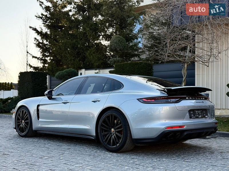 Фастбэк Porsche Panamera 2021 в Львове