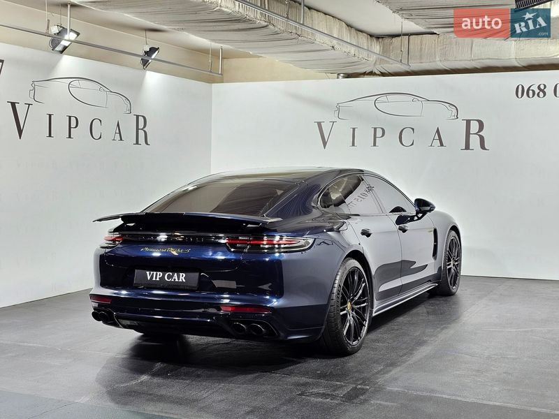 Фастбэк Porsche Panamera 2017 в Киеве