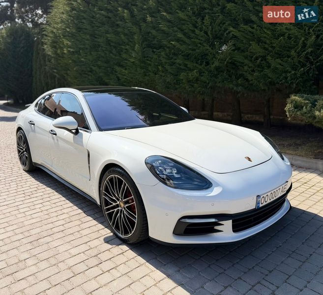 Фастбэк Porsche Panamera 2017 в Одессе