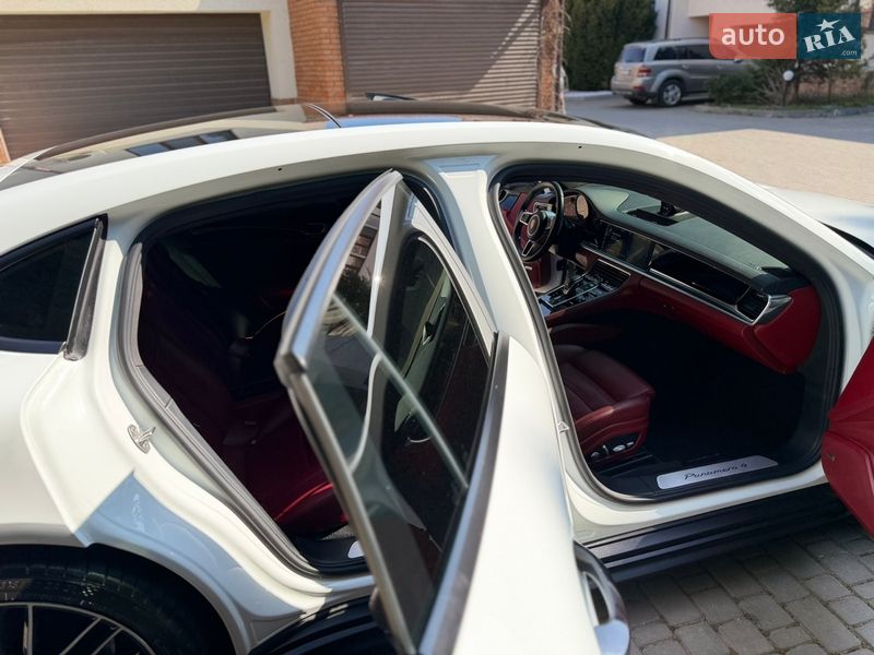Фастбэк Porsche Panamera 2017 в Одессе