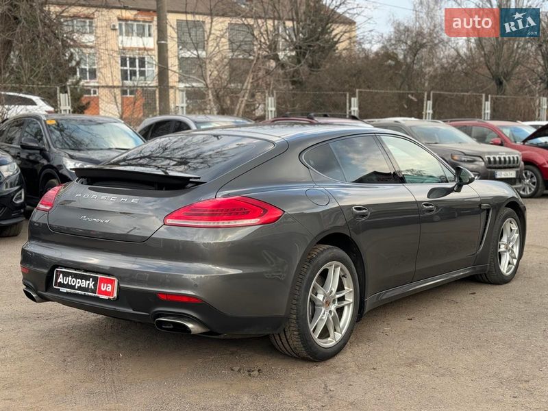 Фастбэк Porsche Panamera 2013 в Виннице