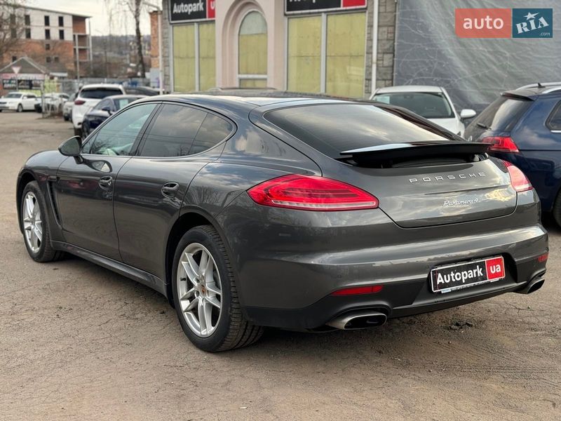 Фастбэк Porsche Panamera 2013 в Виннице