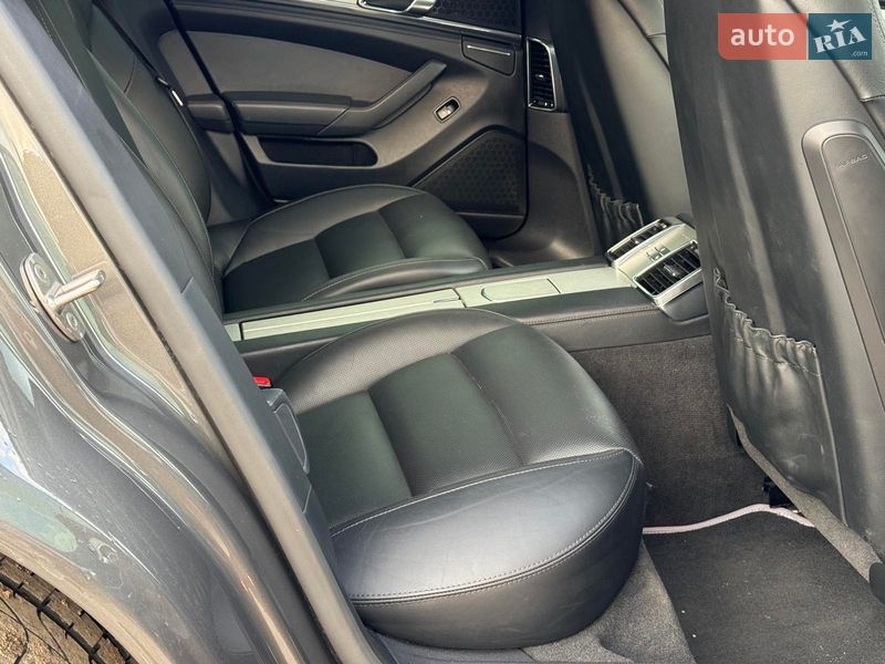 Фастбэк Porsche Panamera 2013 в Виннице