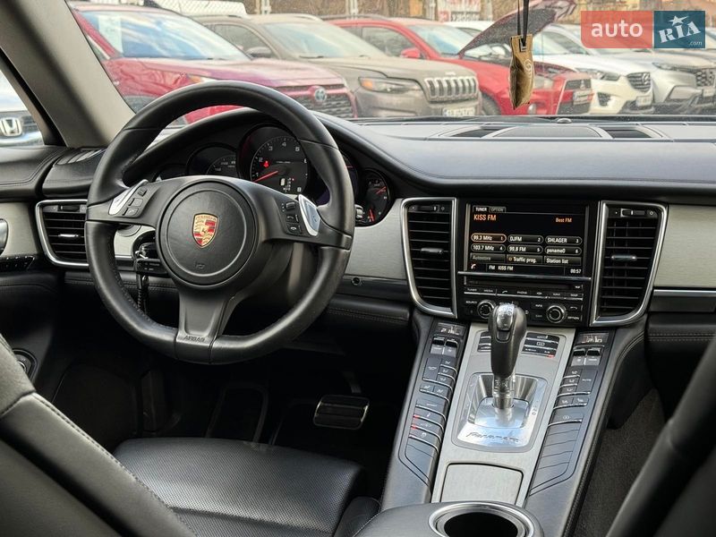 Фастбэк Porsche Panamera 2013 в Виннице