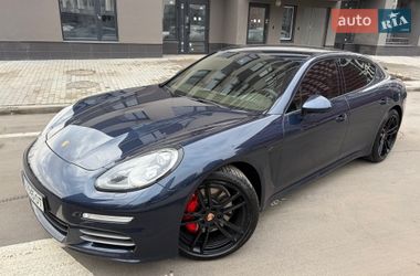 Фастбэк Porsche Panamera 2013 в Киеве