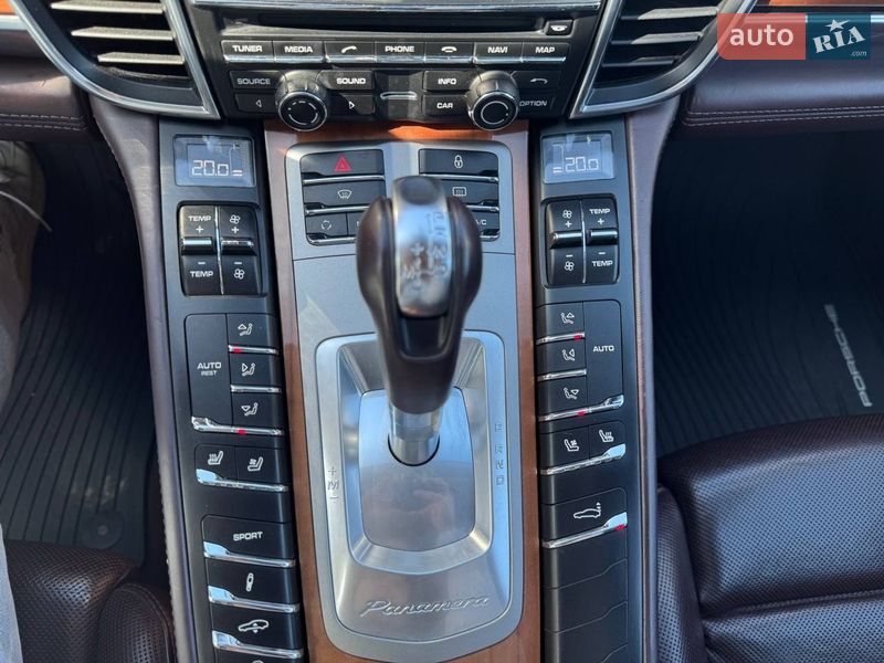 Фастбек Porsche Panamera 2012 в Києві фото 22 Фастбек Porsche Panamera 2012 в Києві