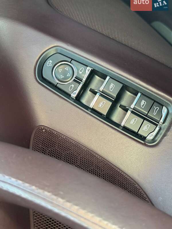Фастбек Porsche Panamera 2012 в Києві фото 27 Фастбек Porsche Panamera 2012 в Києві
