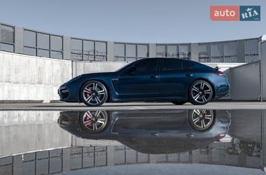 Фастбэк Porsche Panamera 2013 в Киеве