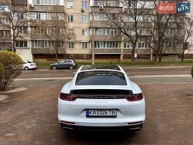 Фастбек Porsche Panamera 2017 в Києві