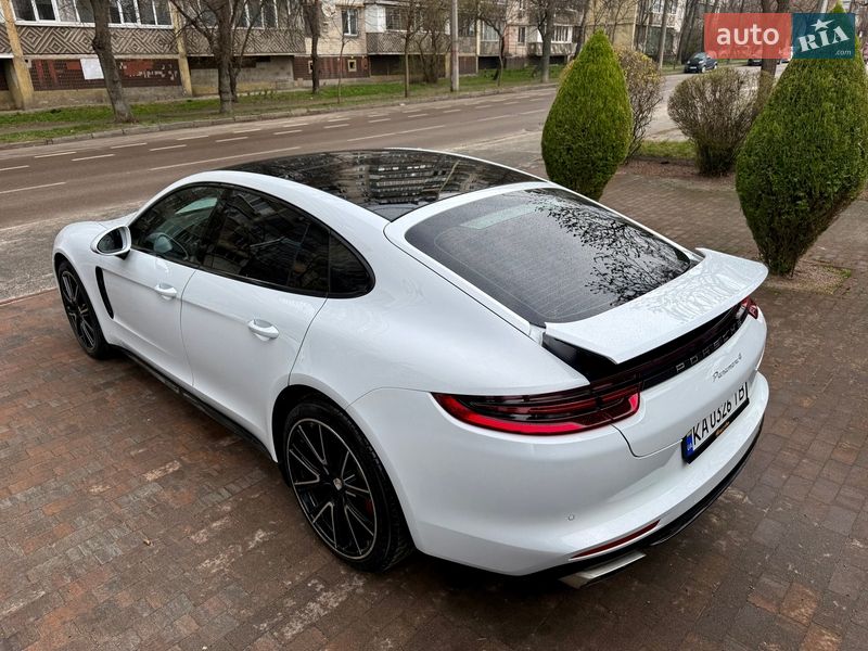 Фастбек Porsche Panamera 2017 в Києві